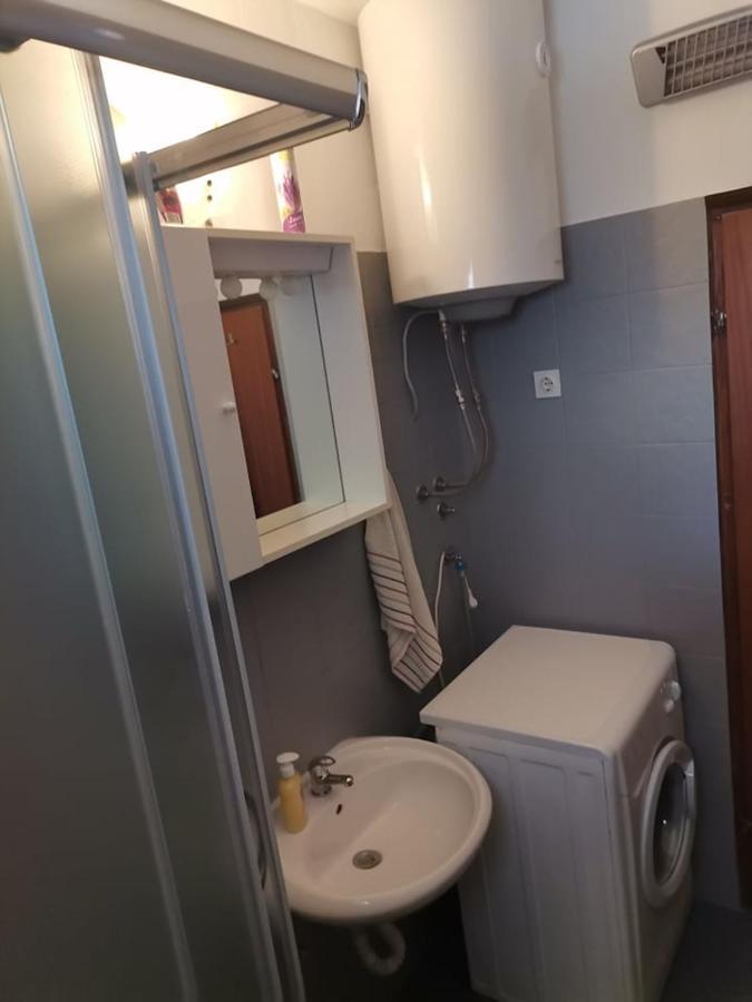 Apartments Lota Starigrad Paklenica Eksteriør billede